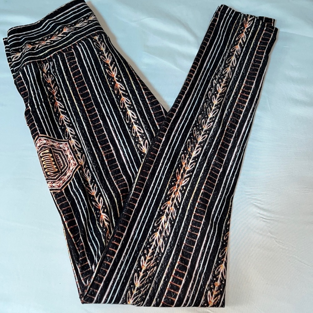 Wolven Zephyr Crossover Pocket Legging